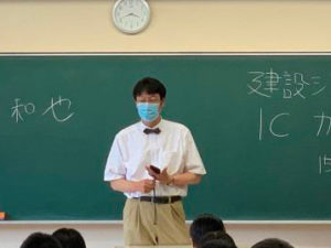 1年生ガイダンスを行いました(建設システム工学科)