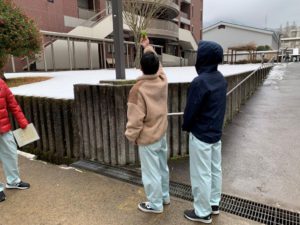【建設システム工学科】授業(測量実習)の様子