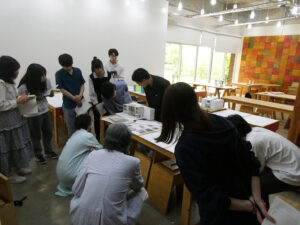 【建設システム工学科】4年建築コースの設計課題発表会が実施されました。（2024）