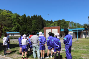 高浜町立和田小学校の5・6年生が舞鶴高専を見学しました。