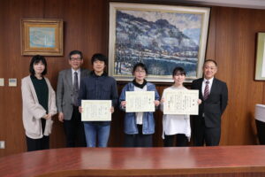 本校の学生3名が「令和6年度 税に関する高校生の作文」において受賞しました。